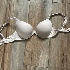 Victoria’s Secret push up bra size 34B